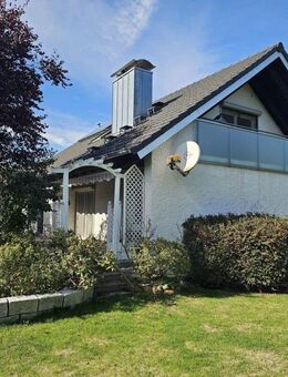 Gepflegtes Einfamilienhaus mit Doppelgarage - Burgoberbach