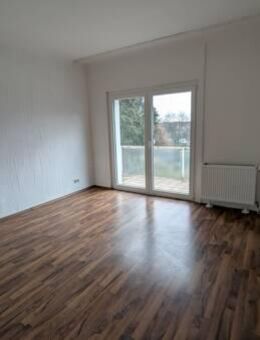 *** Schöne 2 ZKB-Wohnung mit sonnigem Balkon *** - Dillingen (Saar)