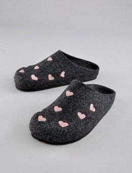BIO Life Clog Hausschuh, Homeslipper mit Herzchen-Stickerei - NEUE KOLLEKTION