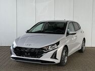 Hyundai i20, 1.0 T-GDI FL 100 7DCT Family m Sitz & Lenkr Heiz ALU16, Jahr 2024 - Achern