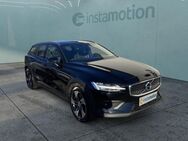 Volvo V60 CC, Pro AWD Vollleder, Jahr 2021 - München