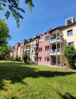 * SEHENSWERT * * großzügige 2-Zi-Whg. mit BALKON und PKW-Stellplatz in ruhiger Wohnlage * - Roth (Bayern)