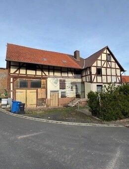 Kleines Fachwerkhaus mit kleiner Scheune - Homberg (Efze)