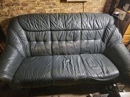 Verschenke Leder Sofa Set 3er und 2er Sitzer - Leverkusen