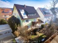 Sonnige Wohnlage*Zweifamilienhaus mit großem Garten und Doppelgarage in Bester Lage* - Stuttgart