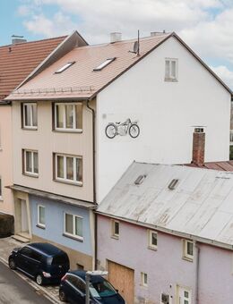 Renditestarkes solides Mehrfamilienhaus mit Garagen in Lorenzreuth bei Marktredwitz - Marktredwitz