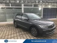 VW Tiguan, Life, Jahr 2022 - Grimmen