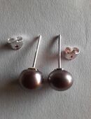 Dunkelgraue Perlenohrringe mit echter Perle in 90419