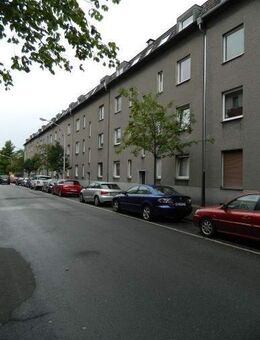 Kleine, gemütliche und teilsanierte 2-Zimmer-Wohnung in Duisburg-Neudorf - Duisburg