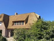 Neues exklusives Reetdachhaus DHH in ruhiger Lage! - Dunsum