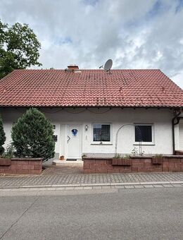 schickes Einfamilienhaus mit Doppelgarage, Stellplatz und Garten in Lambrecht - Lambrecht (Pfalz)