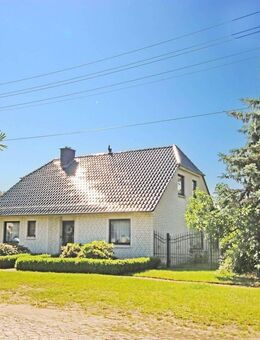 interessantes Einfamilienhaus mit ca. 6.600 m² Grundstück in Coswig (Anhalt) OT Grochewitz - Coswig (Anhalt)