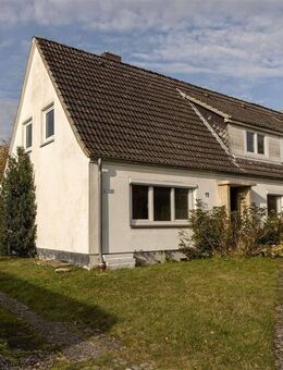 Eine Doppelhaushälfte zum sanieren auf großem Grundstück - Appen