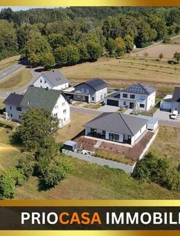 Bungalow in Bitburg | Neubau 2022 | ca. 140 m² Wohnfläche | 520,00 m² Grundstücksfläche | KfW 40 | Traumhafte Lage mit Aussicht - Bitburg