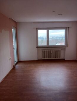 Nette familienfreundliche 3-Zi.-ETW in S-Mönchfeld m. Balkon inkl. Stellplatz - Stuttgart