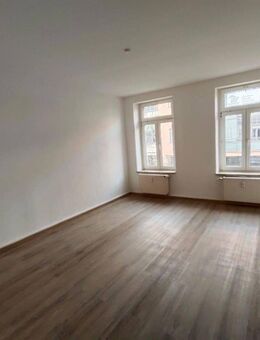 2-Zimmer Erdgeschosswohnung in Gera Zentrum mit Einbauküche und Gäste WC - Gera