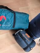 Zelt, Schlafsack und Isomatte ( selbstaufblasbar) zu verkaufen in 34311
