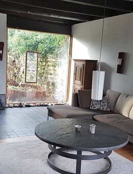 Große Eigentumswohnung im Zweifamilienhaus in ruhiger Lage mit Einliegerwohnung, Garten, Sauna - Selk