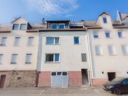 Renovierungsbedürftiges 3-Familienhaus mit Moselblick und Garage in Zell-Merl - Zell (Mosel)