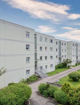 Großzügige, gepflegte 3,5 Zimmer Wohnung mit Balkon und TG-Stellplatz - Villingen-Schwenningen