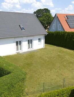 Modernes Wohnhaus in ruhiger, grüner Lage von Neustadt - ideal für Familie, Büro oder Praxis - Neustadt (Coburg)