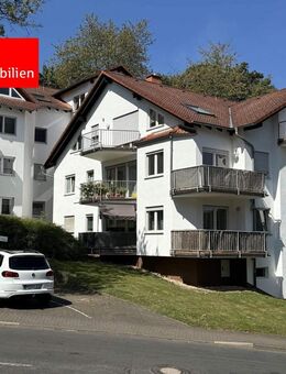 Helle 3-Zimmer-Dachgeschosswohnung mit 2 Balkonen - Marburg