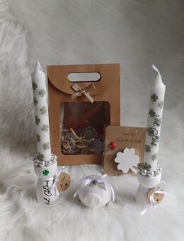 " Viel Glück " Geschenk Set Kerze Kleeblätter Kerzenständer Kleeblatt Glücksschweinchen Geschenkverpackung - Rheinbach