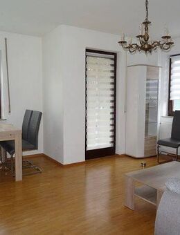 Modern möblierte 2,5 Zimmer Wohnung mit EBK und Balkon in Oberkochen ab sofort frei - Oberkochen