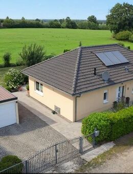 Neuwertiger Bungalow in ruhiger Feldrandlage - Wohnen im Einklang mit der Natur - Niendorf (Stecknitz)