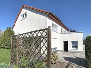 EFH mit Terrasse, Garage u. Gartenhaus - Waldheim