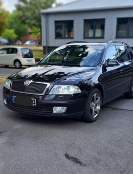 Skoda Octavia 1,9 TDI Elegance - Xenon - Klimaaut. - Schiebedach - AHK abnehmbar - ZV - El. Fenster - Sitzheizung usw - Soest Zentrum