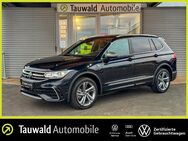 VW Tiguan, 2.0 TSI Allspace R-Line 7-S, Jahr 2024 - Erlangen