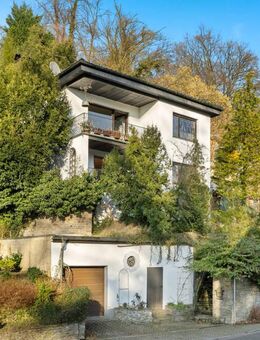 Viel Platz auf drei Etagen - Freistehendes Einfamilienhaus mit Garten, Südwesthang, Pool & Garage - Bergisch Gladbach