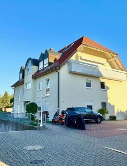 2 Zi.-Whg. mit EBK, Balkon und Außenstellplatz in Zirndorf Nähe Bibertbad - Zirndorf
