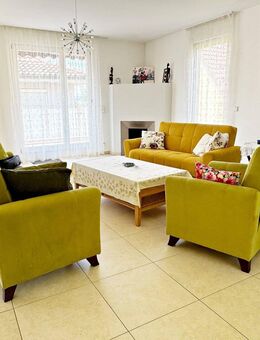 Lukrative Kapitalanlage:Maisonette + 335 m² Gewerbe + Doppelgarage - Plochingen