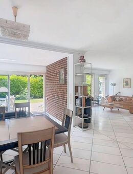 Exclusive, wonderfully quiet in the immediate vicinity of the Rhine, fantastic southwest garden - Düsseldorf