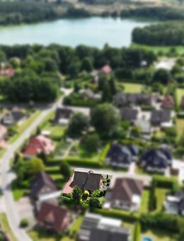 Wohnen in Seenähe: Zweifamilienhaus mit vermieteter Einheit auf Erbpachtgrundstück - Haselünne