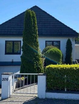 Geräumiges Einfamilienhaus mit großzügigem Garten - Halstenbek
