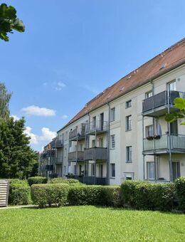Ab 01.12.25! Marienthal, Nähe HBK! Schöne 2-Raumwhg. mit EBK, Dachterasse und Stellpl.! - Zwickau