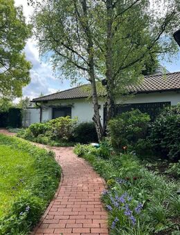 D-Kaiserswerth: Einfamilienhaus, 2 Zimmer, ca. 80 m² Wohnfl., ca. 60 m² Nutzfläche, Terrasse, Stellplatz - Düsseldorf
