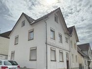 !SANIERUNGSOBJEKT! 2 Familienhaus mit Garage und kleinem Garten. Dachgeschoss ausbaubar. - Villingen-Schwenningen