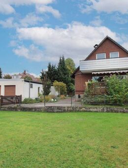 Wohnen & Vermieten in Hiddenhausen - gepflegtes Wohnhaus mit vermietetem Dorfgrill - Hiddenhausen