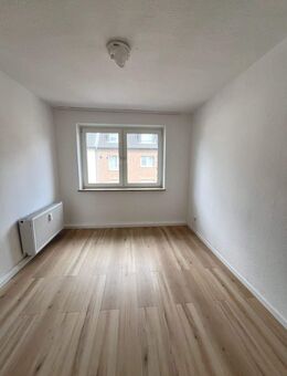 Frisch-Renovierte 3-Zimmer-Wohnung mit Balkon im Marienviertel Oberhausen - Oberhausen