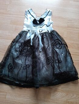 Mädchen-Tüll-Kleidchen Gr. 122 - Gaggenau