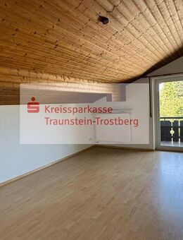 Gepflegte 2-Zimmer-Dachgeschosswohnung in Vachendorf - Kapitalanlage oder Eigennutzung - Vachendorf