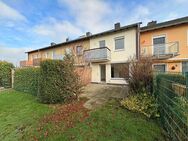 Bad Oldesloe - Reihenmittelhaus teilsaniert in Sackgassenlage mit Vollkeller, Ausbaureserve und Balkon - Bad Oldesloe