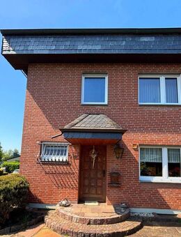 Einfamilienhaus mit schönem Dachgeschossausbau und Gartengrundstück. - Leverkusen