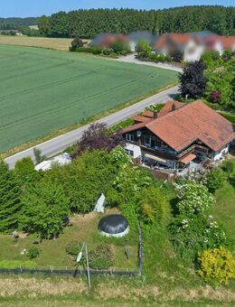 Großzügiges Zweifamilienhaus mit zwei vermieteten Wohneinheiten bei Adlkofen - Adlkofen