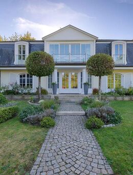 Luxuriöses Domizil für höchste Ansprüche - Wohnen in repräsentativer Landhausvilla - Moisburg