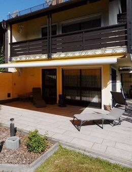 Haushälfte mit gehobener Ausstattung + 2 XL-Garagen + großes, sonniges Grundstück - München